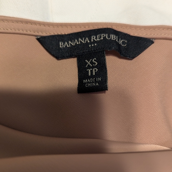 Banana Republic Camel Tank Top - Size S Chic & Simple Women's Wardrobe Staple - Picture 4 of 4